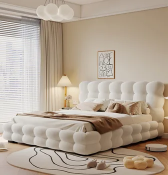Пузырьковая кровать Французский кремовый стиль Современная главная спальня Пол Тонущая сетка Красный Белый Ягненок Флис Хлопок Сладкая Ткань Кровать